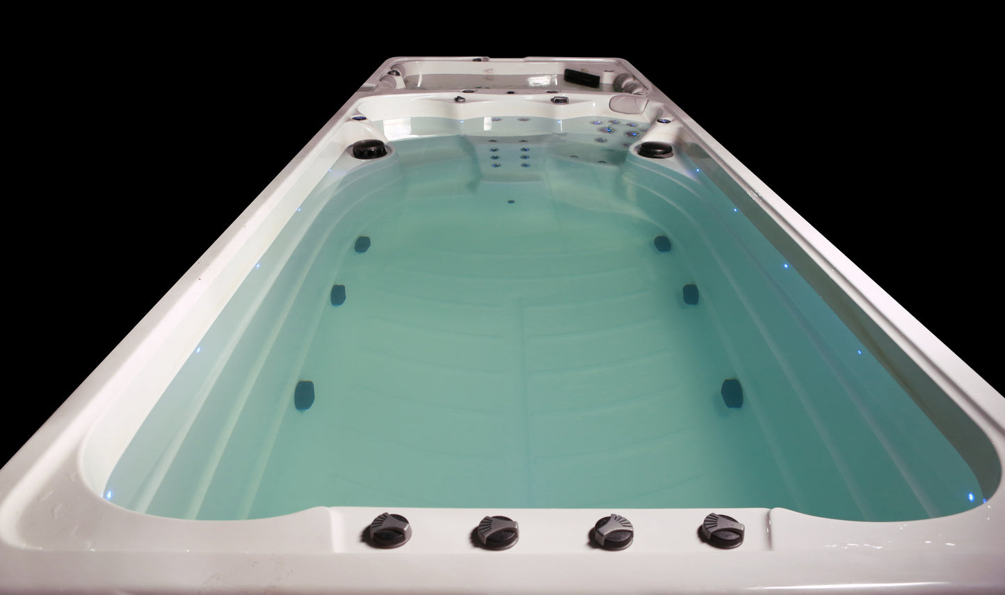 Luso Spas - THE LONG ISLAND (IN STOCK)