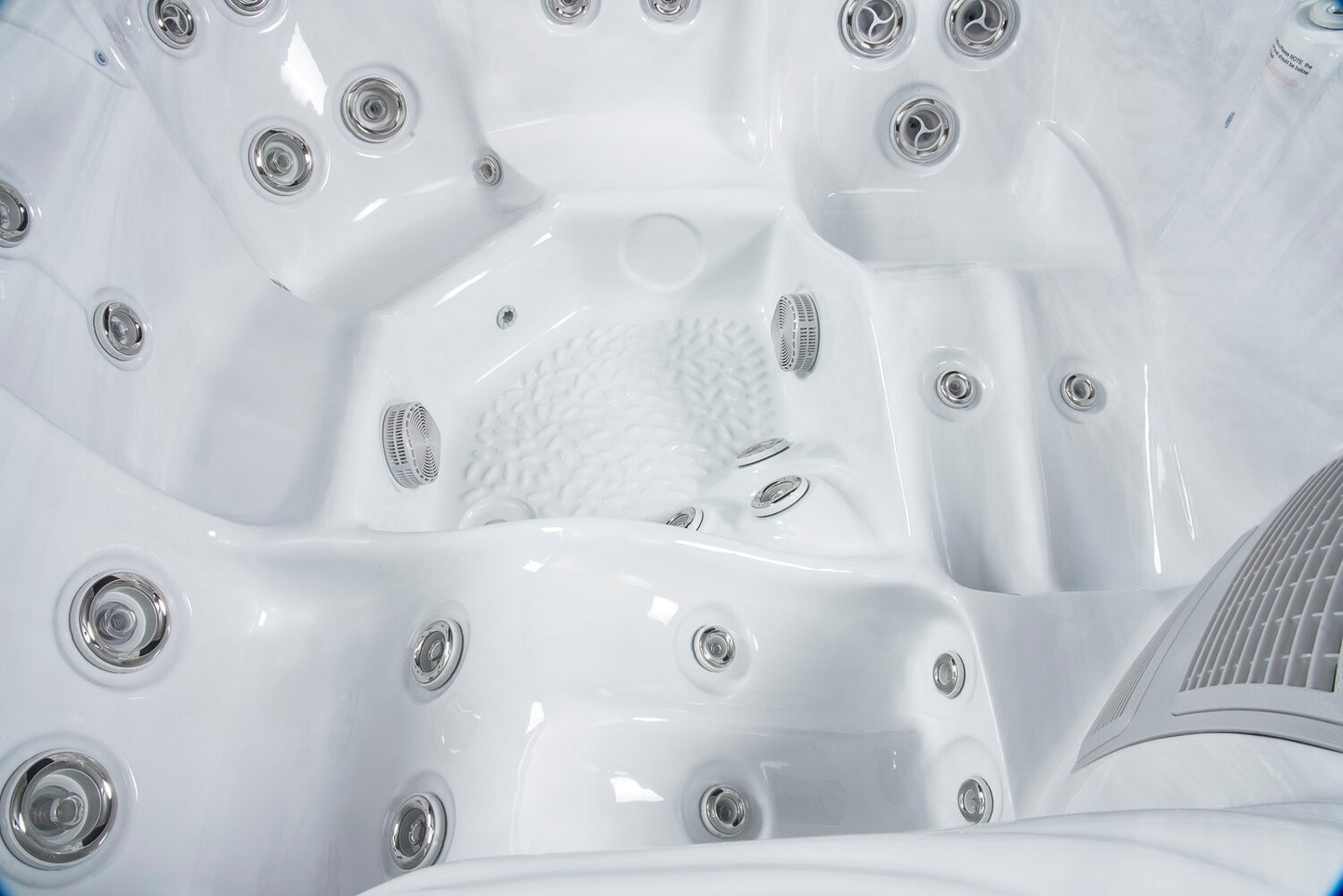 Luso Spas - THE AQUARIUS PLUG & PLAY (IN STOCK)