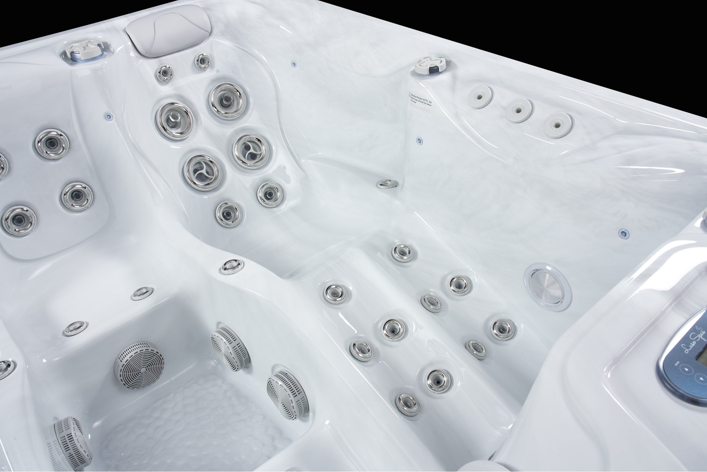 Luso Spas - THE PAVO (IN STOCK)